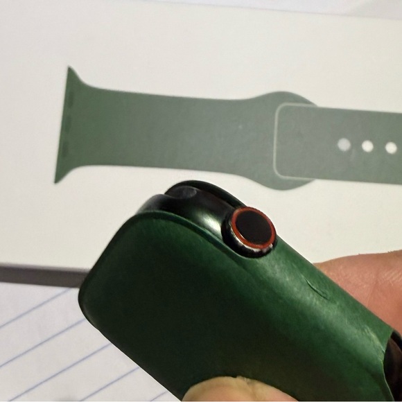 Series 7 iwatch green with watchbands and unlocked ready to pair and use - Picture 5 of 14